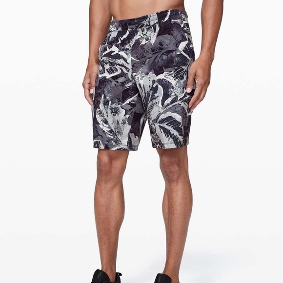Lululemon Pace Breaker Short 9" *Liner
Tropical Shadow Sea Salt Multi size Large - Picture 1 of 7